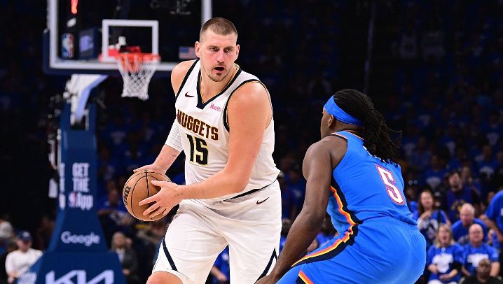 约基奇生涯总篮板数是多少？答案：8996个