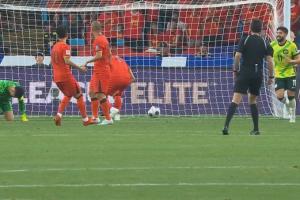 yl7703永利-全部没眼看了！王大雷黄油手瞬间，蒋圣龙“哎哟我去”