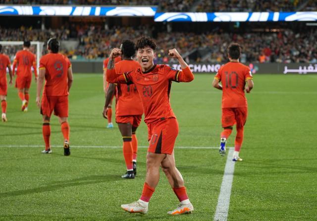 yl7703永利-谢文能首球夜却满怀遗憾：伤退后目睹输球有心无力