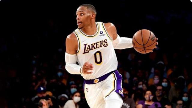 永利yl23411-【观点】打不好的韦少底薪都不如 打得好值2000万